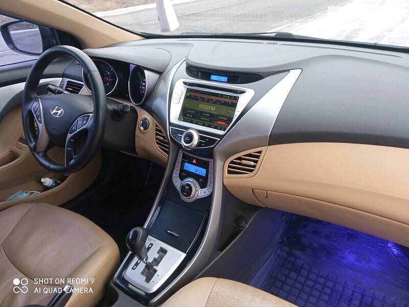Седан Hyundai Elantra 2012 в Василькове