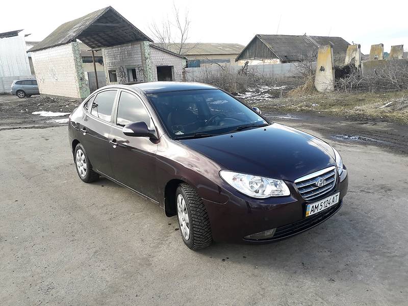 Седан Hyundai Elantra 2010 в Попельне