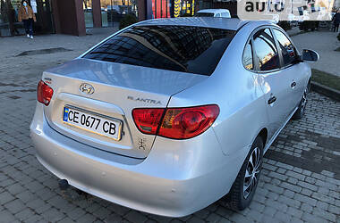 Седан Hyundai Elantra 2008 в Черновцах