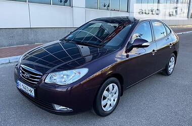 Седан Hyundai Elantra 2010 в Киеве