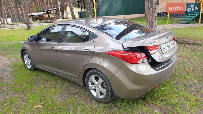 Седан Hyundai Elantra 2011 в Полтаве