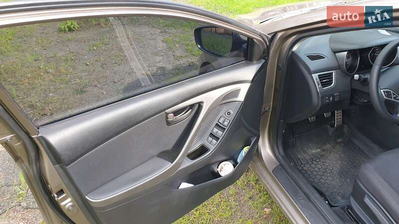 Седан Hyundai Elantra 2011 в Полтаве