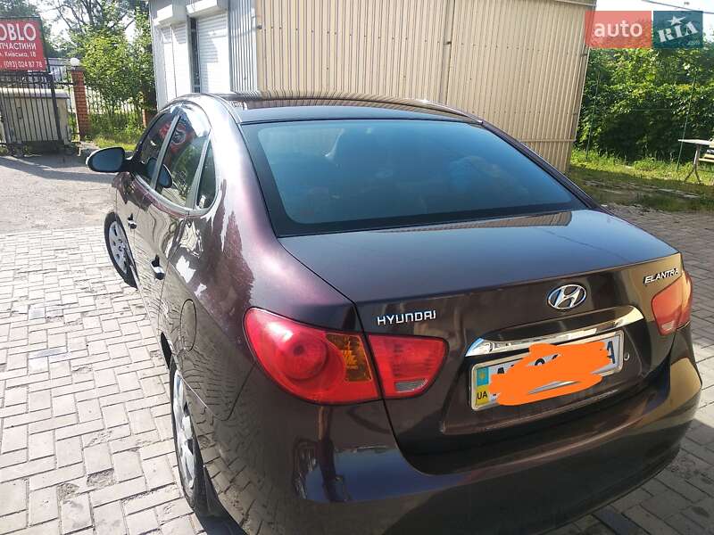 Седан Hyundai Elantra 2010 в Вінниці