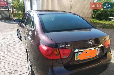 Седан Hyundai Elantra 2010 в Виннице