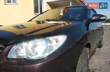 Седан Hyundai Elantra 2010 в 
