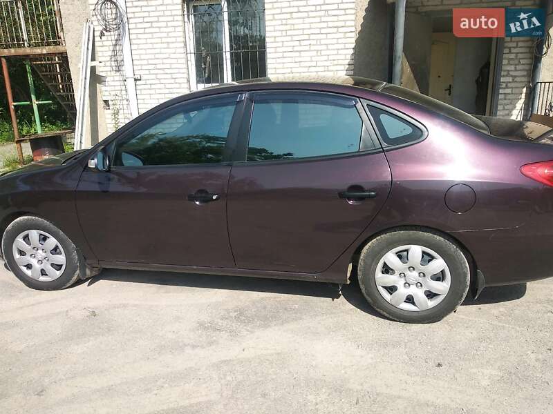 Седан Hyundai Elantra 2010 в Вінниці
