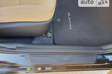 Седан Hyundai Elantra 2013 в 