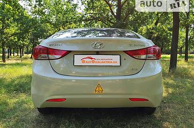 Седан Hyundai Elantra 2013 в Николаеве