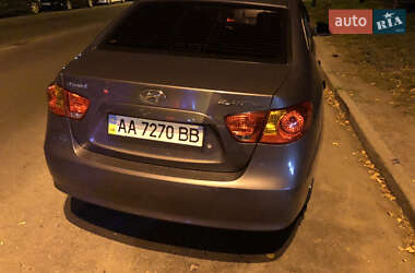 Седан Hyundai Elantra 2008 в Киеве