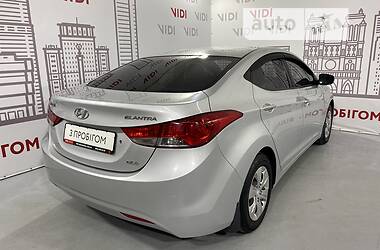 Седан Hyundai Elantra 2011 в Киеве