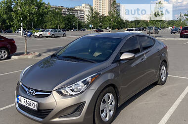 Седан Hyundai Elantra 2016 в Киеве