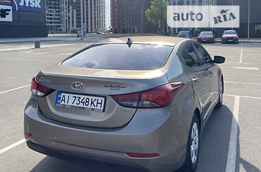 Седан Hyundai Elantra 2016 в Киеве