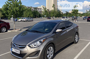 Седан Hyundai Elantra 2016 в Киеве