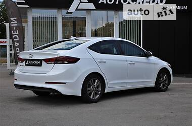 Седан Hyundai Elantra 2016 в 