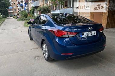 Седан Hyundai Elantra 2015 в Луцке