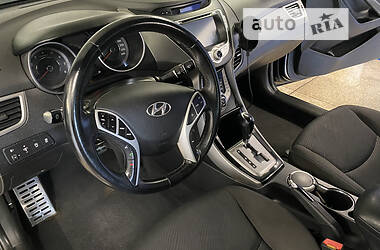 Седан Hyundai Elantra 2013 в Києві