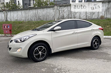 Седан Hyundai Elantra 2012 в Львове