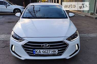 Седан Hyundai Elantra 2016 в Мукачевому