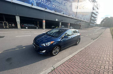 Хэтчбек Hyundai Elantra 2015 в Киеве