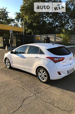 Хэтчбек Hyundai Elantra 2014 в Киеве