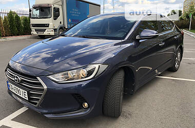 Седан Hyundai Elantra 2018 в Києві