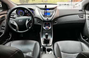 Седан Hyundai Elantra 2011 в Днепре