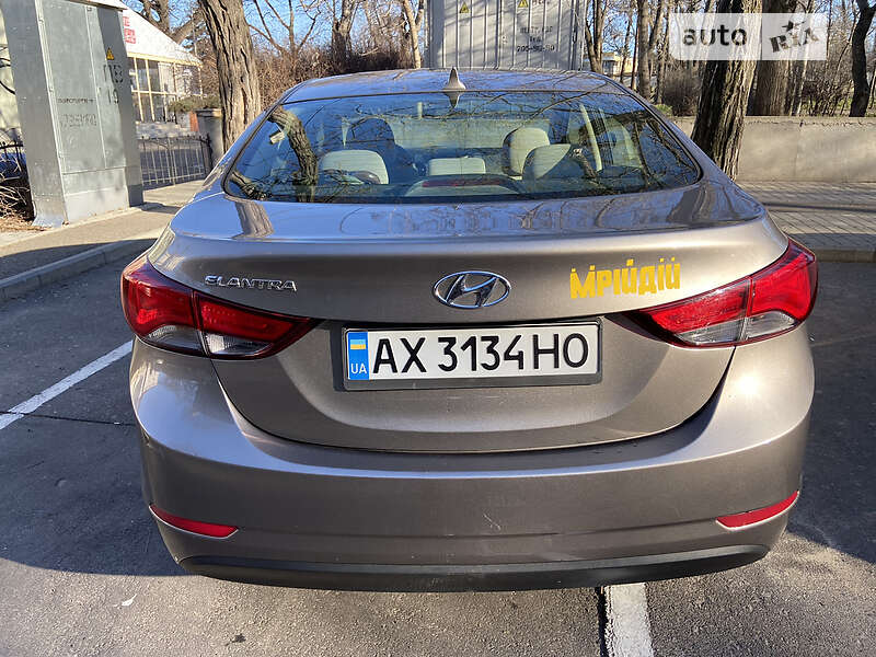 Седан Hyundai Elantra 2014 в Одессе