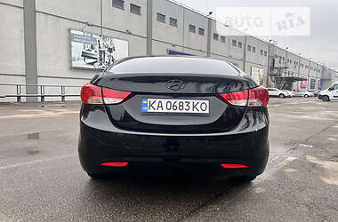 Седан Hyundai Elantra 2012 в Киеве