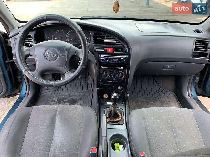 Седан Hyundai Elantra 2002 в Днепре