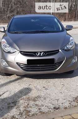 Седан Hyundai Elantra 2013 в Днепре
