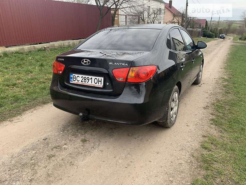 Седан Hyundai Elantra 2008 в Львове