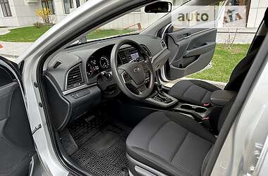 Седан Hyundai Elantra 2018 в 