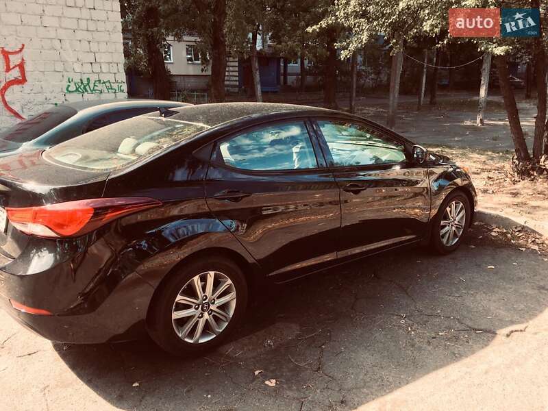 Седан Hyundai Elantra 2014 в Ужгороде