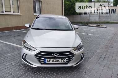 Седан Hyundai Elantra 2016 в Днепре