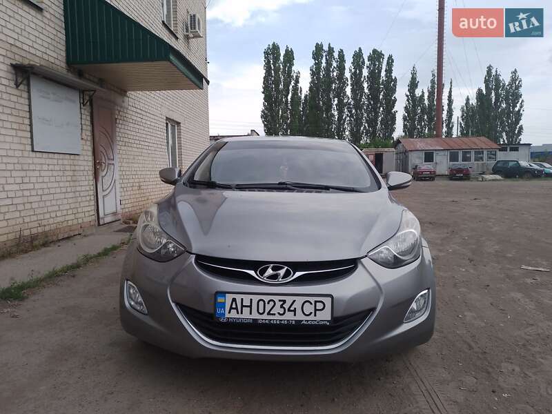 Седан Hyundai Elantra 2012 в Сумах