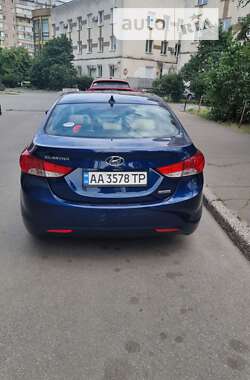 Седан Hyundai Elantra 2012 в Киеве