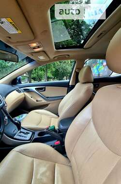 Седан Hyundai Elantra 2012 в Киеве