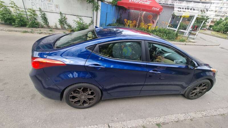 Седан Hyundai Elantra 2012 в Киеве
