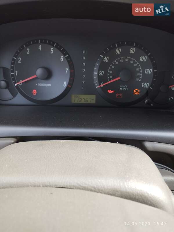 Седан Hyundai Elantra 2003 в Чугуеве