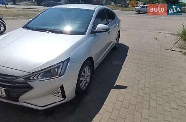 Седан Hyundai Elantra 2019 в 