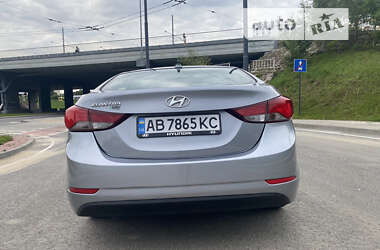 Седан Hyundai Elantra 2015 в 