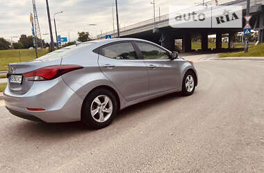 Седан Hyundai Elantra 2015 в 
