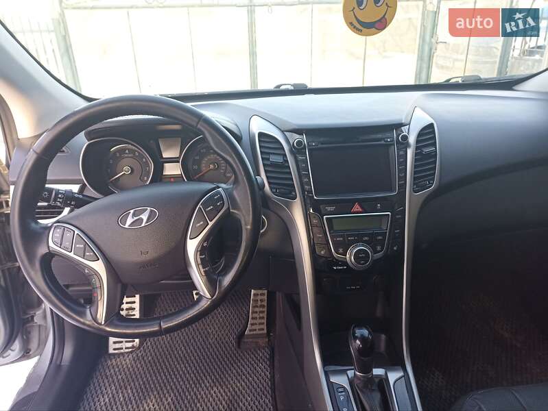 Седан Hyundai Elantra 2013 в Ивано-Франковске