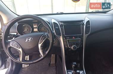 Седан Hyundai Elantra 2013 в Івано-Франківську