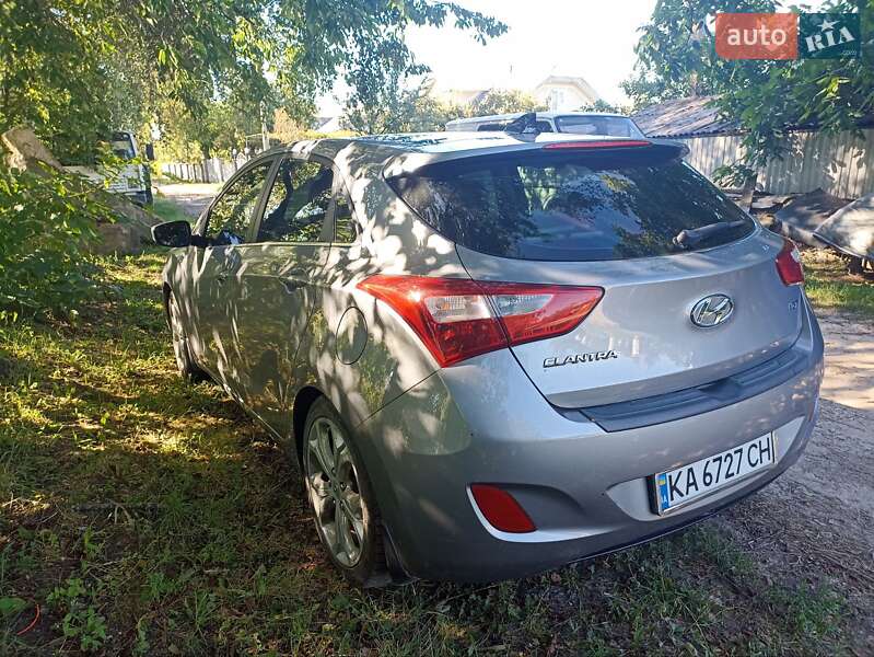 Седан Hyundai Elantra 2013 в Ивано-Франковске