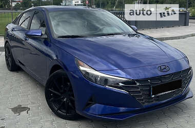 Седан Hyundai Elantra 2021 в 