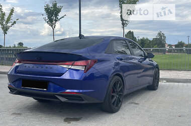 Седан Hyundai Elantra 2021 в 