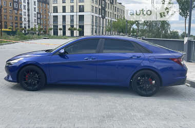 Седан Hyundai Elantra 2021 в 