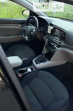 Седан Hyundai Elantra 2016 в 