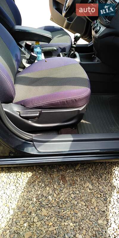 Седан Hyundai Elantra 2008 в Дунаевцах